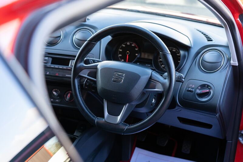 SEAT IBIZA