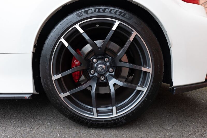 NISSAN 370Z